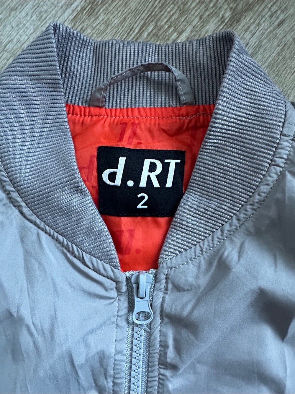 d.RT Gray Windbreaker - Picture 3 of 7